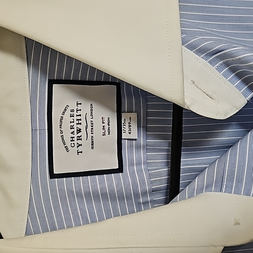 Charles Tyrwhitt  blue pinstripes shirt 17/35